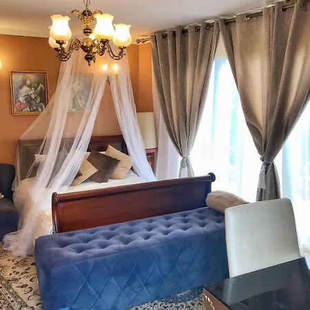 Apartment Mordelliya Private Jacuzzi
