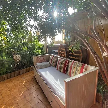 Apartment Mordelliya Private Jacuzzi
