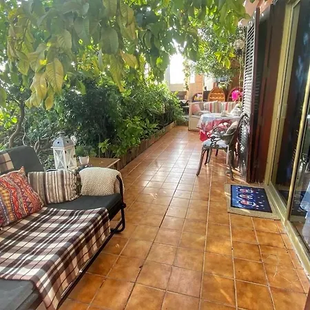 Apartment Mordelliya Private Jacuzzi